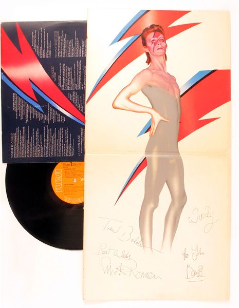 sikkerhedsstillelse Tåget Bopæl David Bowie, Aladdin Sane, signed album. at Whyte's Auctions | Whyte's -  Irish Art & Collectibles