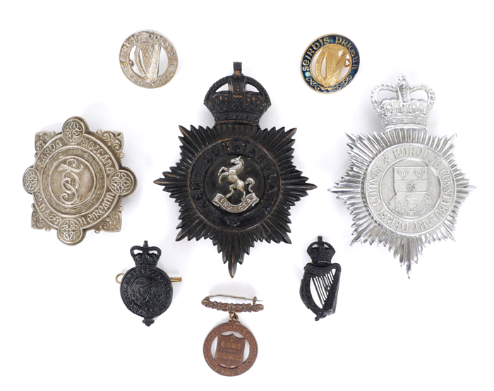 Irish Police and Prison Service badges. at Whyte's Auctions
