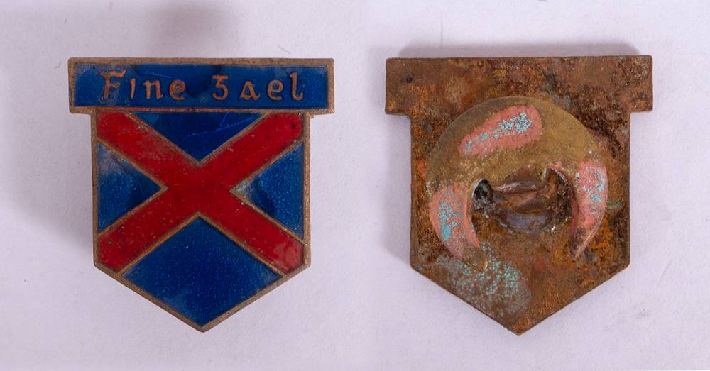 1933 Fine Gael enamel and brass badge. at Whyte's Auctions