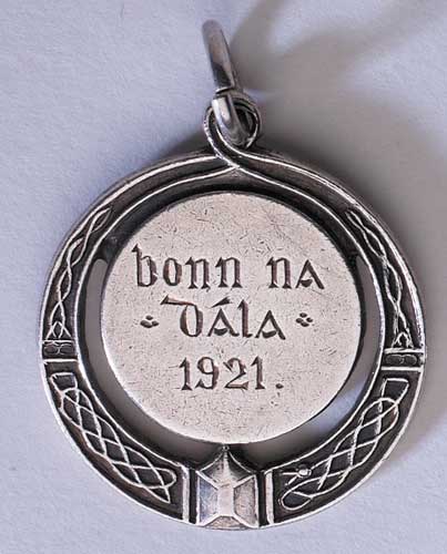1921 Bonn na Dala silver medal struck for service to Dil ireann. at Whyte's Auctions