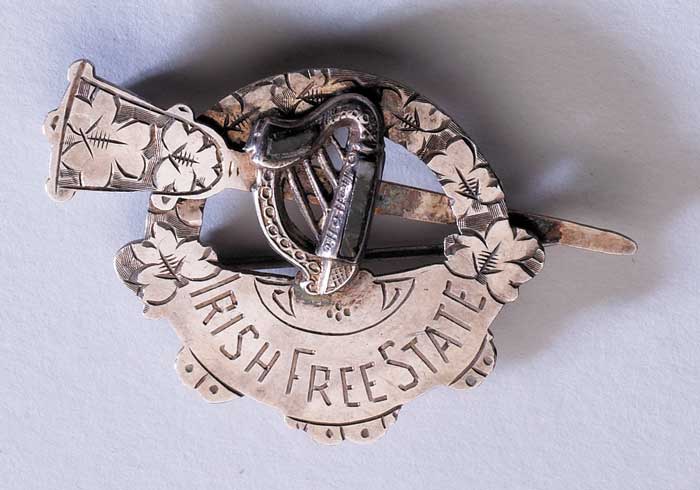 Irish Free State enamel and silver badge. at Whyte's Auctions