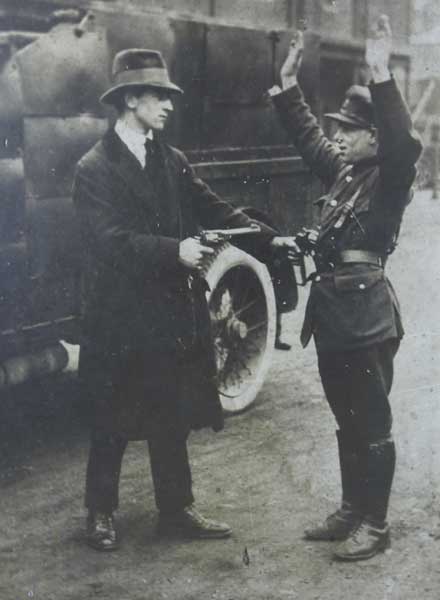 1922-1923: Irregular arresting Free State soldier propaganda photograph at Whyte's Auctions