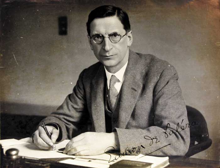 1937: Signed photograph of Eamon De Valera at Whyte's Auctions