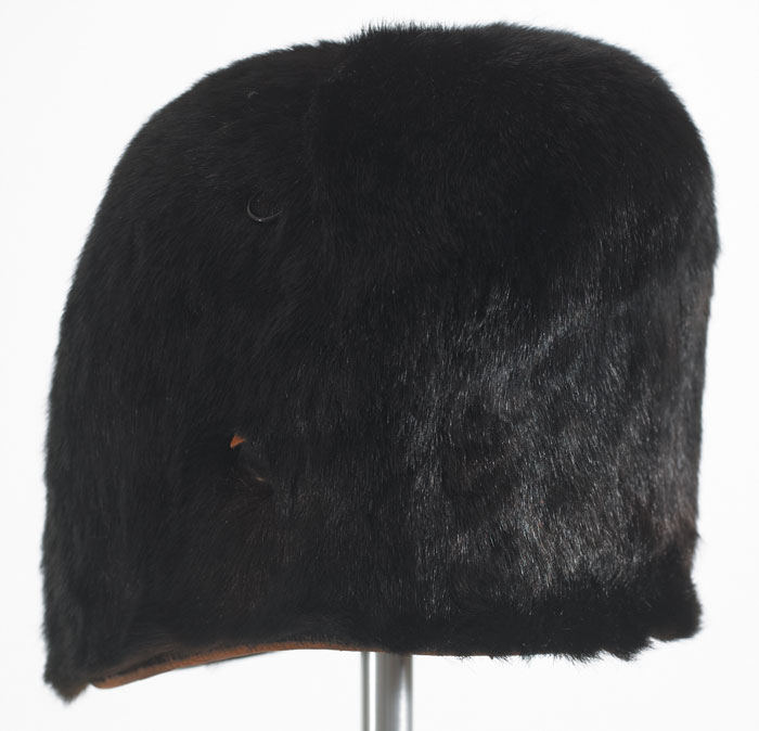 1912: Racoon-skin cap as used by Irish Regiments at Whyte's Auctions