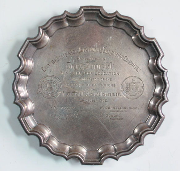 1932 (12 October) Tomas O Deirg, Minister for Education, silver presentation tray at Whyte's Auctions