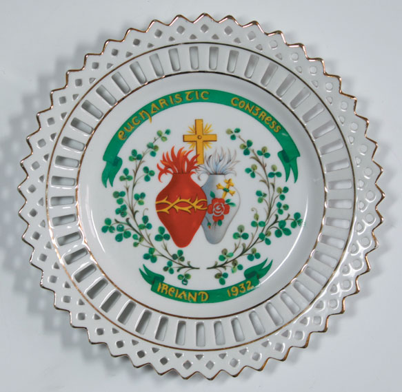 1932: Eucharistic Congress decorative ribbon plates at Whyte's Auctions