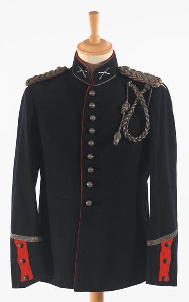 1930s: Irish Army officers' full dress tunic at Whyte's Auctions