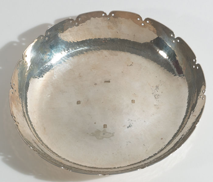 1975 Canonisation of St. Oliver Plunkett. Replica of the silver salver presented to Pope Paul VI at Whyte's Auctions