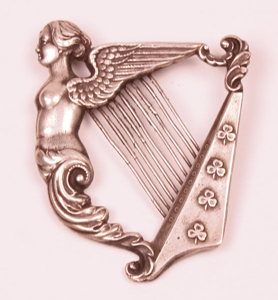20th Century: Collection of Irish military and civilian harp badges at Whyte's Auctions