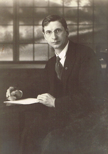 1920s: amon de Valera photograph and signature at Whyte's Auctions