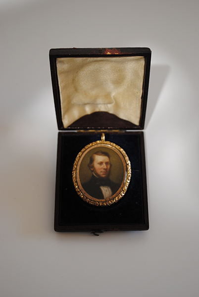 PORTRAIT MINIATURE OF A GENTLEMAN, NOVEMBER 1860 by F. W. Dalton (*or F. D. Walton*) sold for �280 at Whyte's Auctions