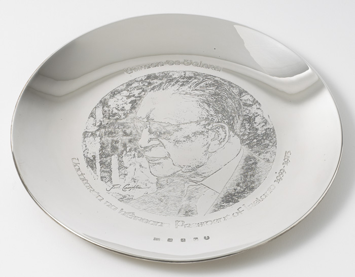 1973: Eamon de Valera silver commemorative plate at Whyte's Auctions