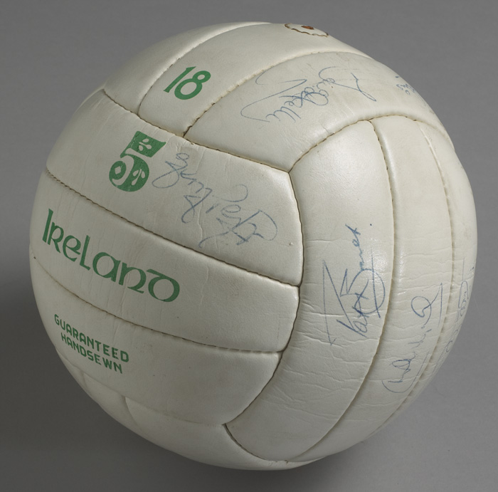 Soccer : Italia '90 Ireland team and squad signed football at Whyte's Auctions