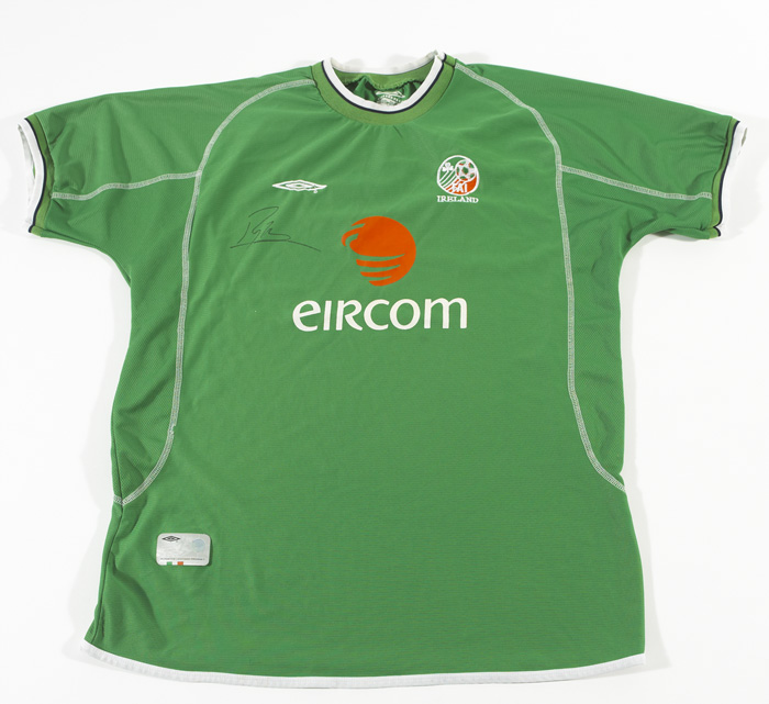 Soccer: Republic of Ireland jersey signed by Roy Keane at Whyte's Auctions