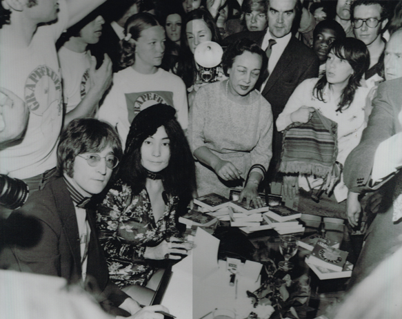 John Lennon and Yoko Ono: London book signing photograph by John Kellett at Whyte's Auctions