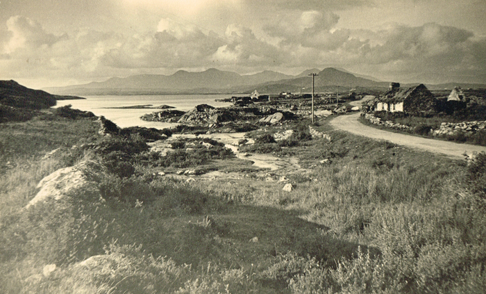 1930s: Collection of original Irish landscape and social photographs at Whyte's Auctions