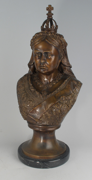 Bronze bust of Queen Victoria at Whyte's Auctions