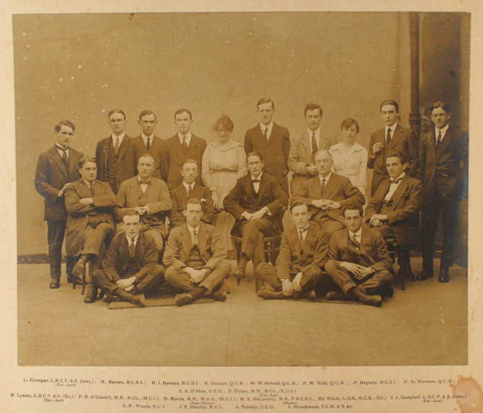1918-1919: Richmond Hospital and Coombe Hospital staff photographs at Whyte's Auctions