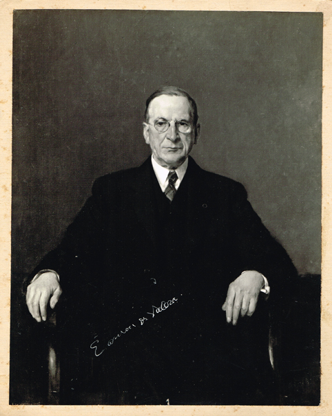 circa 1940: amon de Valera autographed photograph of his portrait by Leo Whelan at Whyte's Auctions