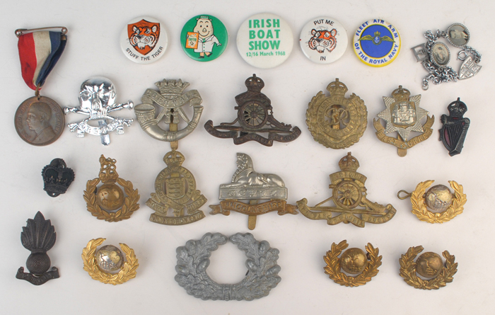 20th Century: Collection of assorted British Army badges at Whyte's Auctions