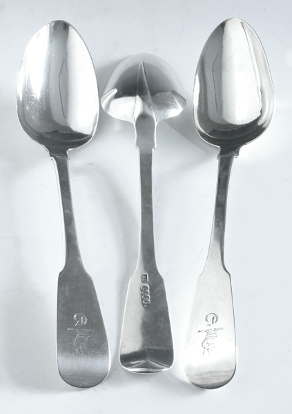 A set of three George IV Irish silver fiddle pattern rattail tablespoons at Whyte's Auctions