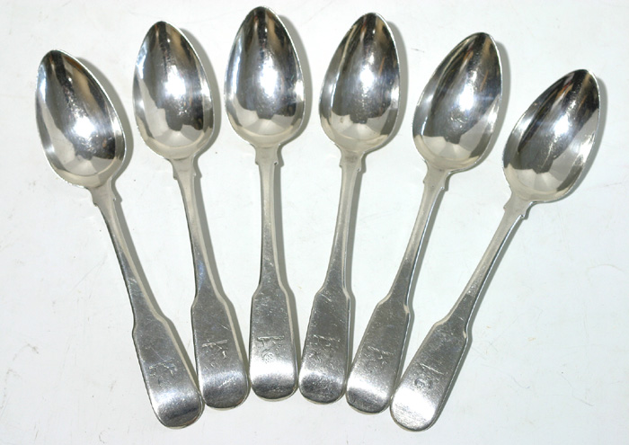 A set of six George III Irish silver fiddle pattern dessert spoons at Whyte's Auctions