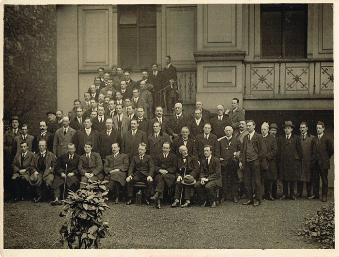1922. Provisional Government of Ireland. Photograph of President Arthur Griffith, his cabinet and party including Michael Collins. at Whyte's Auctions