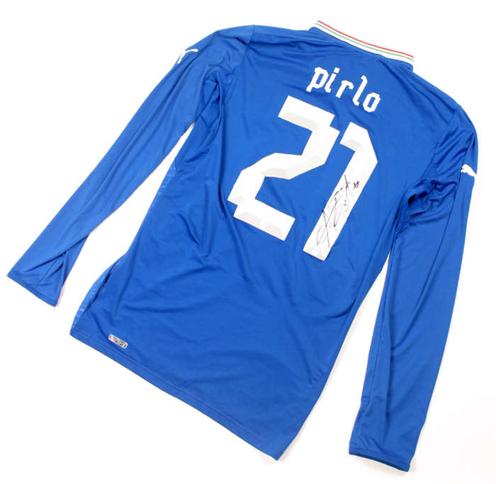 Football, Italy, Andrea Pirlo, 2013/14, signed Italy home jersey. at Whyte's Auctions