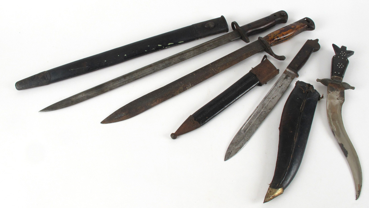 1914 - 1918 WWI bayonets and a dagger. at Whyte's Auctions