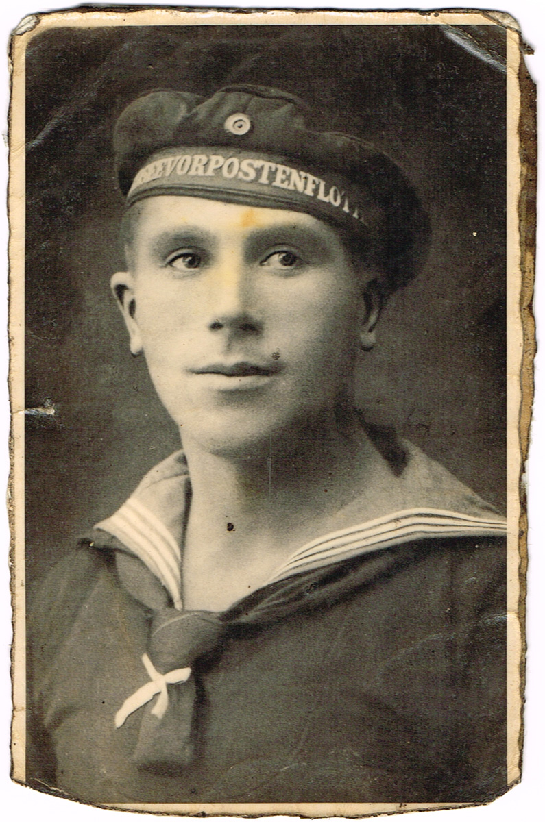 1916 (8-22 April) Aud crew members postcards, letter and photograph. at Whyte's Auctions