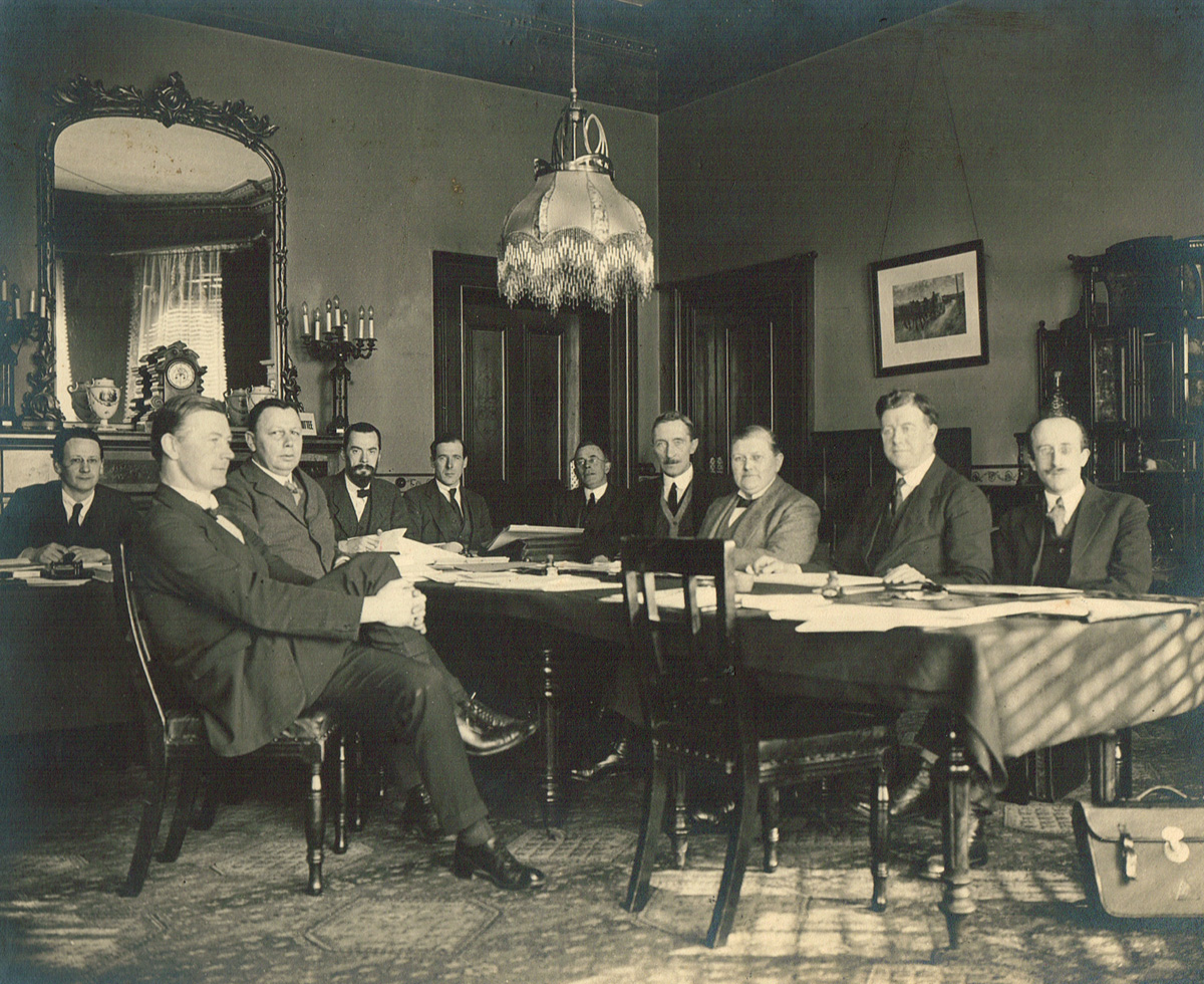 1922 (January). The Constitution Committee meeting in the Shelbourne Hotel - original large official photograph. at Whyte's Auctions