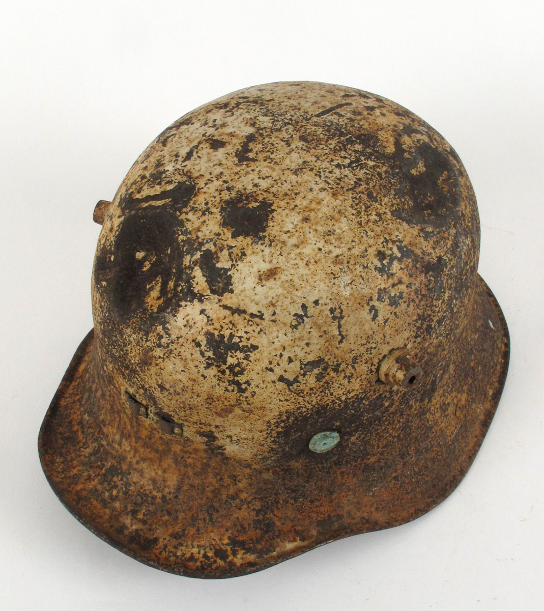 1927-pattern Irish steel helmet by Vickers at Whyte's Auctions