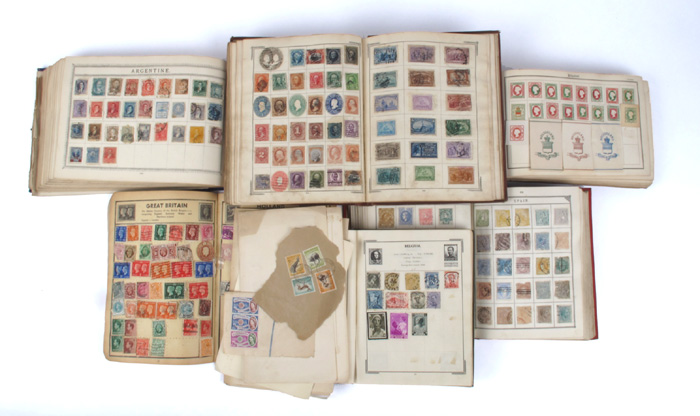 Mixed lot with antique albums, part collections, duplicates, etc. at Whyte's Auctions