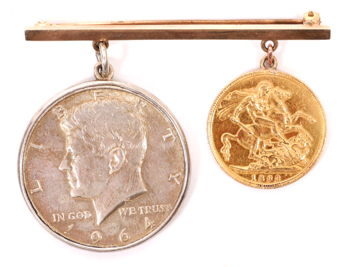 GB. Victoria gold sovereign, Jubilee head, 1893, with USA silver1964 Kennedy half dollar at Whyte's Auctions