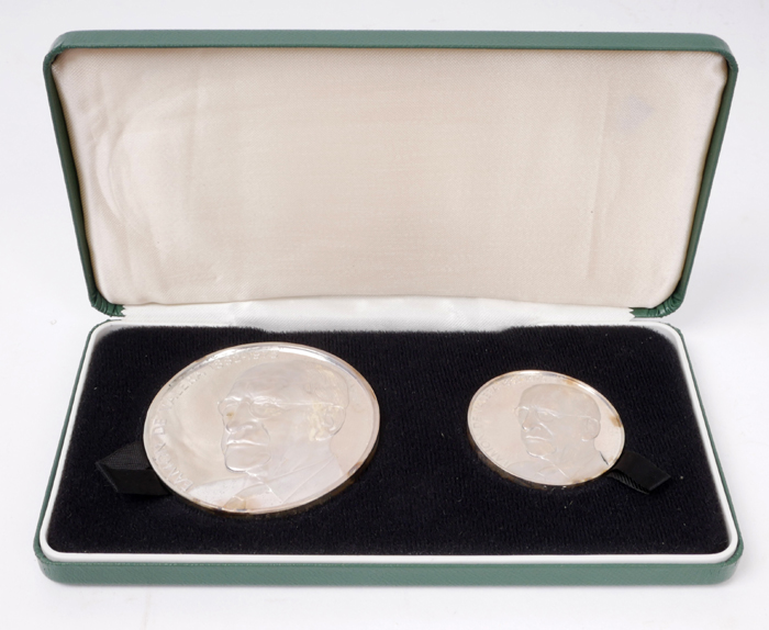 Eamon de Valera commemorative silver medals by Spink at Whyte's Auctions