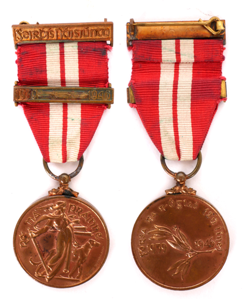 1939-46 Emergency National Service medal, Forsa na n-Oglac (2 line) with one bar. at Whyte's Auctions