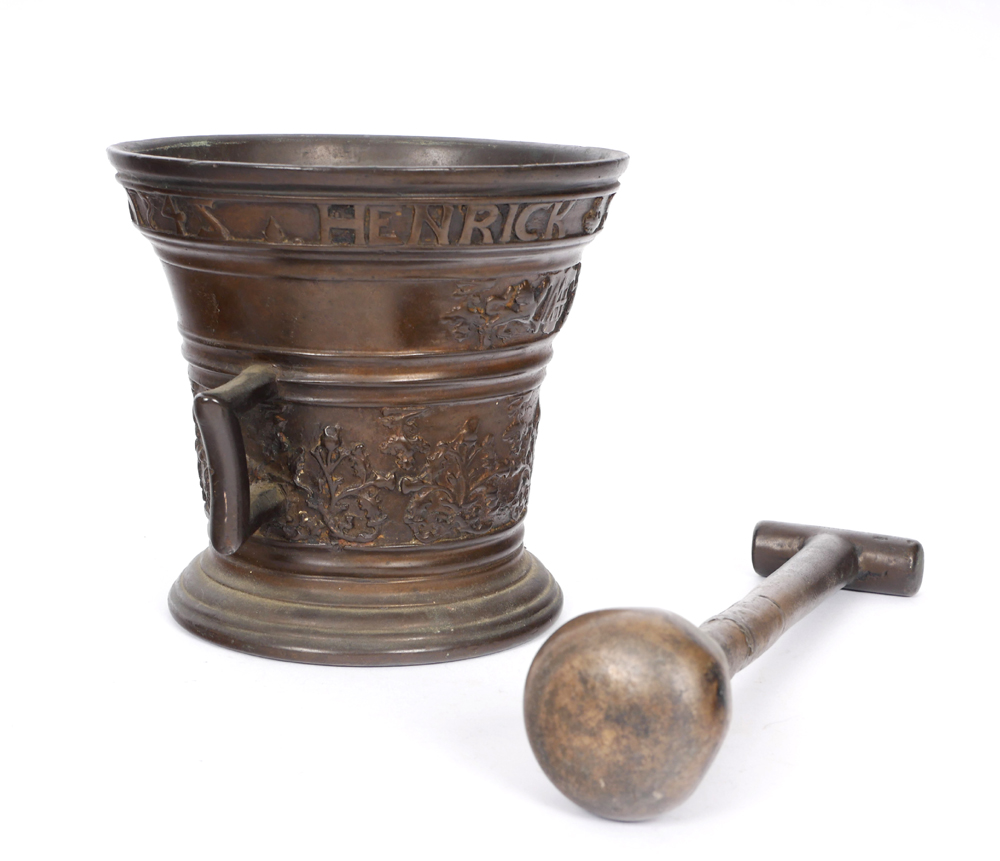Victorian bronze mortar and pestle. at Whyte's Auctions