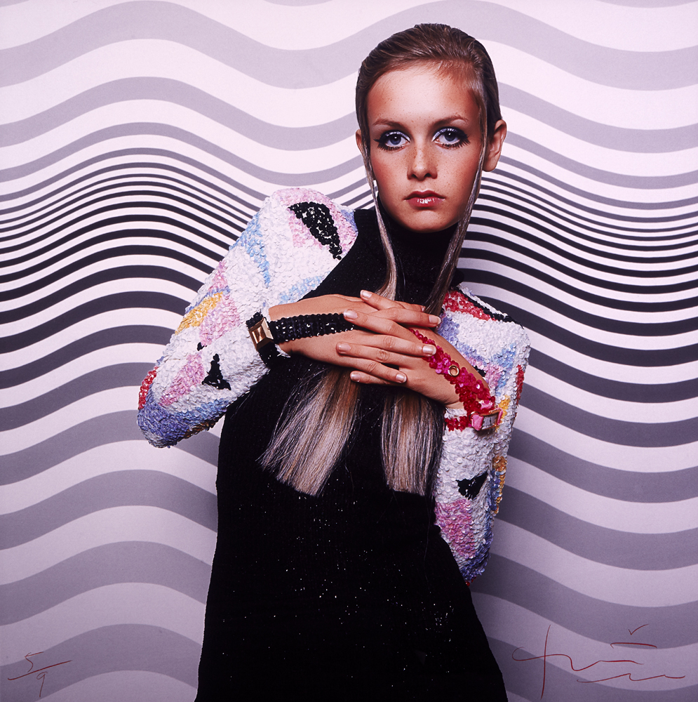 TWIGGY BEFORE A PAINTING BY BRIDGET RILEY, 1965 by Bert Stern (USA, 1929-2013) at Whyte's Auctions