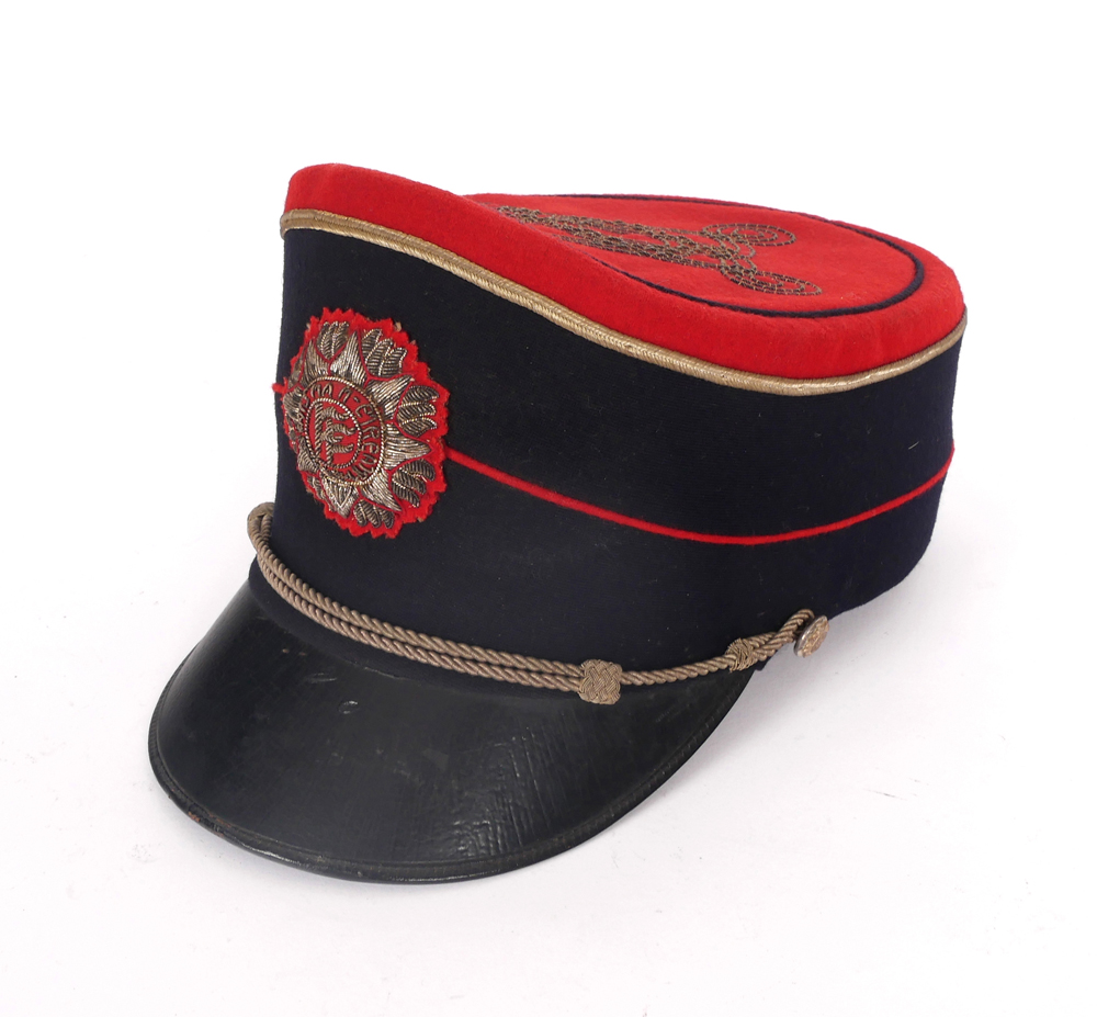 A mid 20th century Irish army infantry officer's full dress shako. at Whyte's Auctions