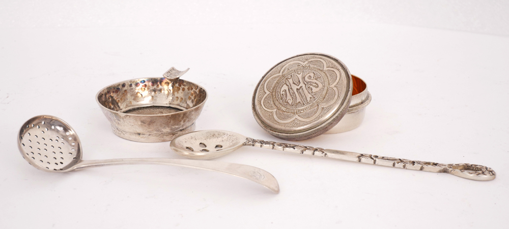 20th century Cork silver pyx, by William Egan. at Whyte's Auctions