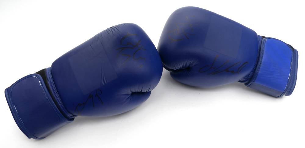 Boxing, Gloves signed by Katie Taylor and Joe Ward. at Whyte's Auctions