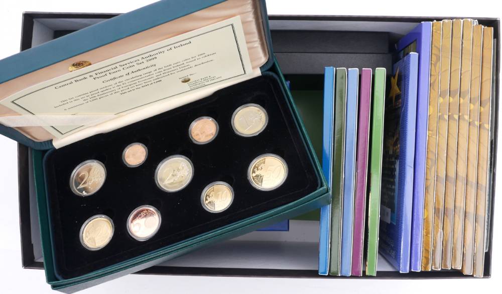 Year sets in Central Bank presentation packs or boxes (21) at Whyte's Auctions