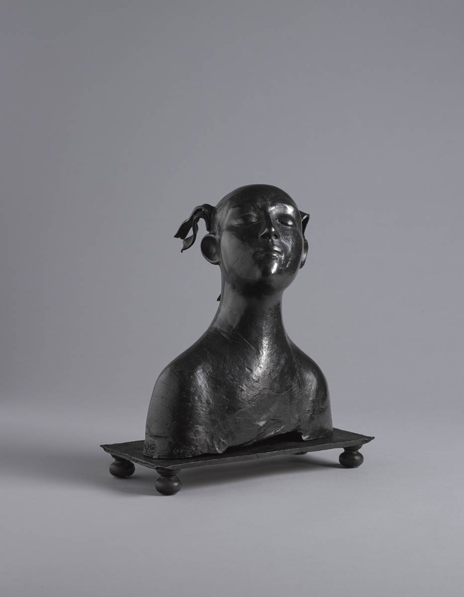 HUMMING HEAD, 1990 by Carolyn Mulholland RHA (b.1944) at Whyte's Auctions