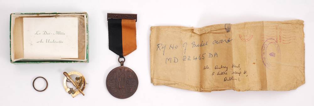 1917-1921 War of Independence service medal and a gilt metal brooch. at Whyte's Auctions