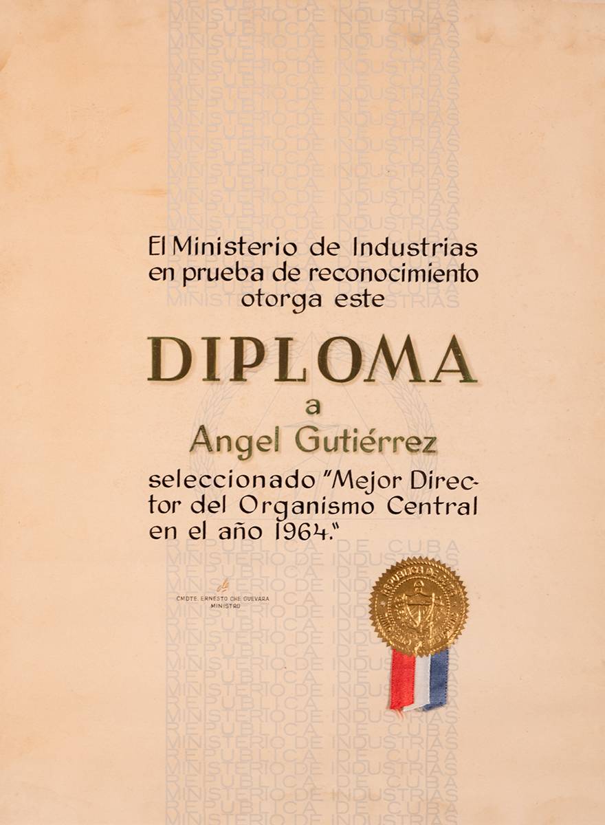 1964. Che Guevara autograph as Cuban Minister of Industry on a diploma to Angel Guiterrez at Whyte's Auctions
