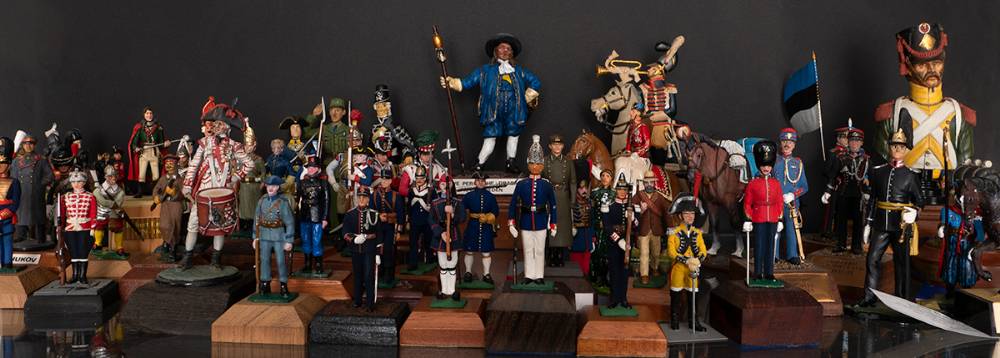 Model Soldiers: a good collection of mainly handpainted lead soldiers. (300+) at Whyte's Auctions