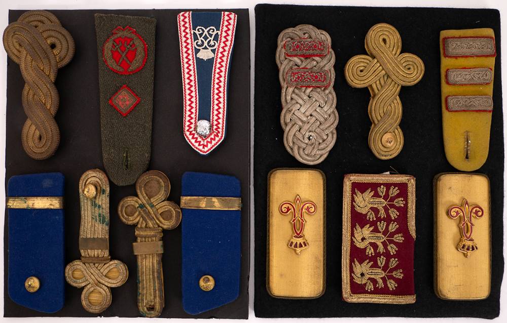 20th century military and other metal and cloth badges, epaulettes etc. (40+) at Whyte's Auctions