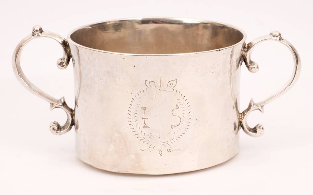 1659-1660. An extremely rare Commonwealth period Irish silver porringer. at Whyte's Auctions