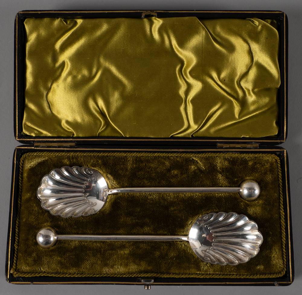 Late 19th century. A pair of silver shell bowl spoons at Whyte's Auctions