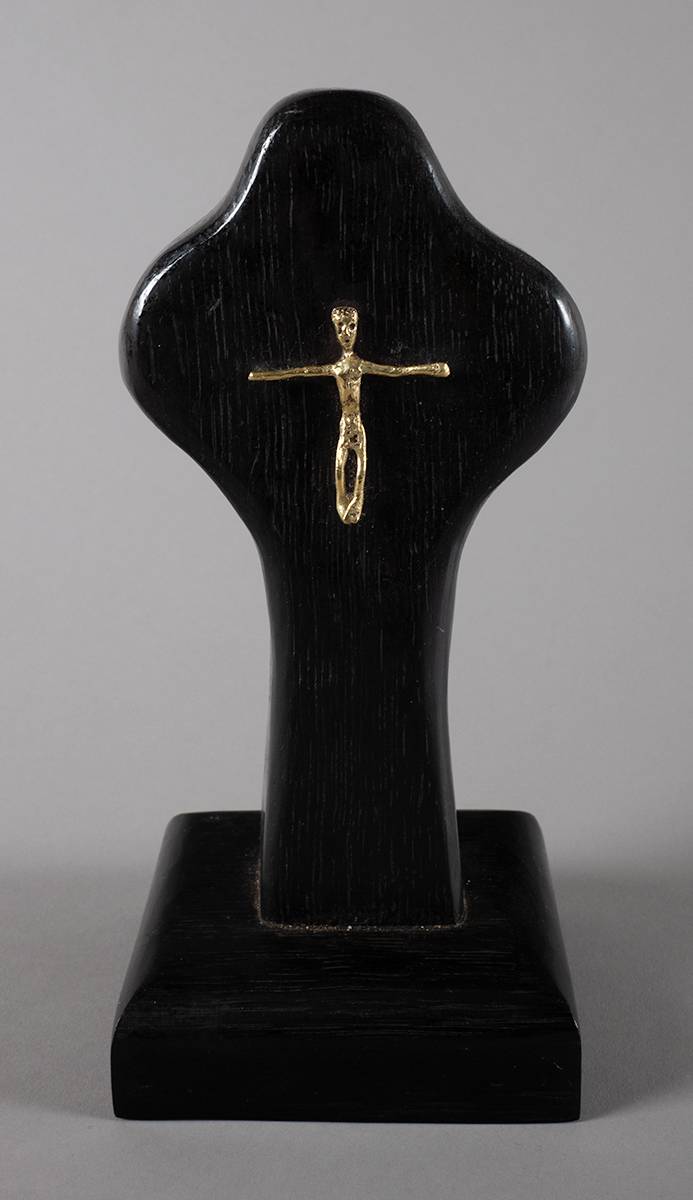 IRISH GOLD CRUCIFIX 1975 by P�draig � Math�na (1925-2019) at Whyte's Auctions
